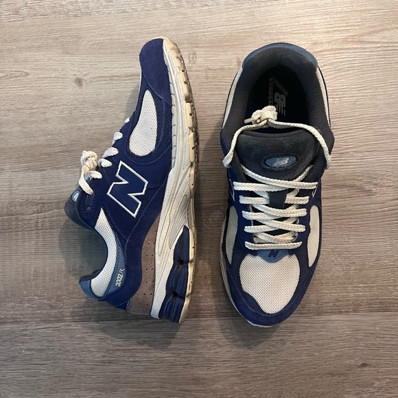 New Balance 2002R (Navy/Cream) - Picture 1 of 6